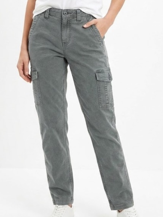 American Eagle Outfitters Denim - American Eagle Outfitters Straight Leg Cargo Jeans in Gray